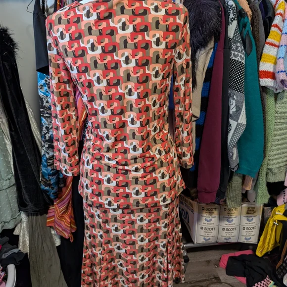 *Sold*Geometric Print Set with Ring Detail - Picture 4 of 9